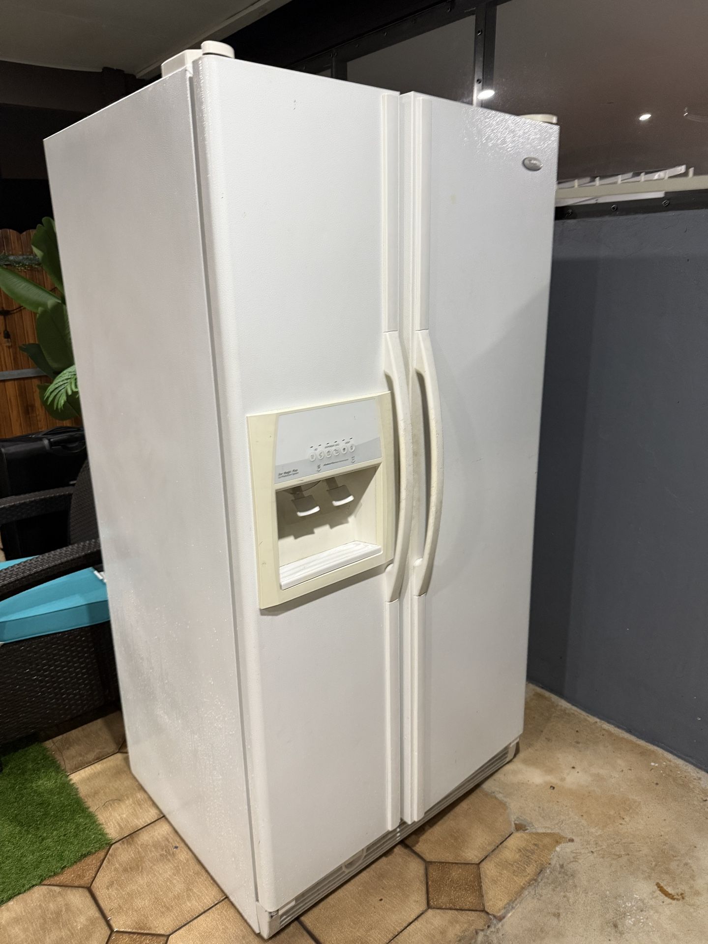 Whirlpool Gold Refrigerator 