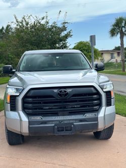 Toyota Tundra 4x4 2024