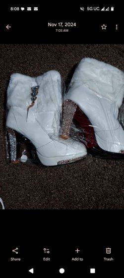 White Heeled Boots With Fur