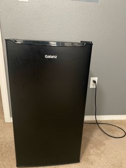 MINI FRIDGE 3FT