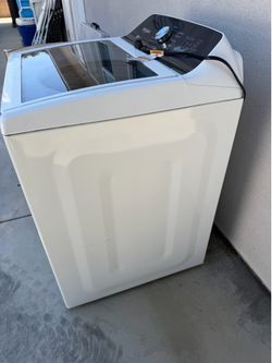 For Sale: Whirlpool Washer – Model WTW5057LW0