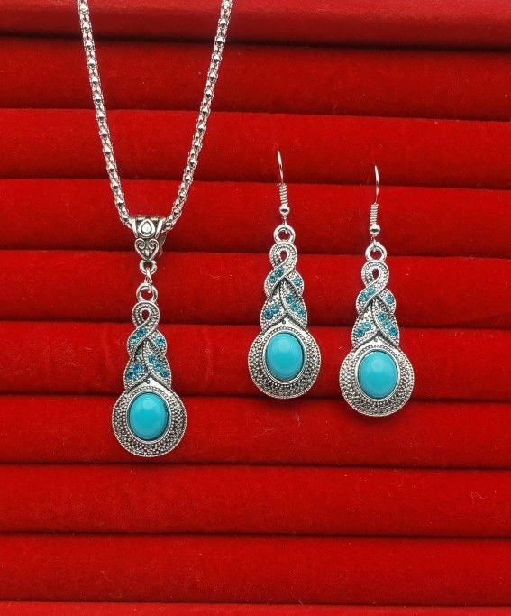Gorgeous VintageTurquoise Water drop Shaped Pendent Necklace and Earrings Set