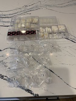 4 Sets Of Fake Nails