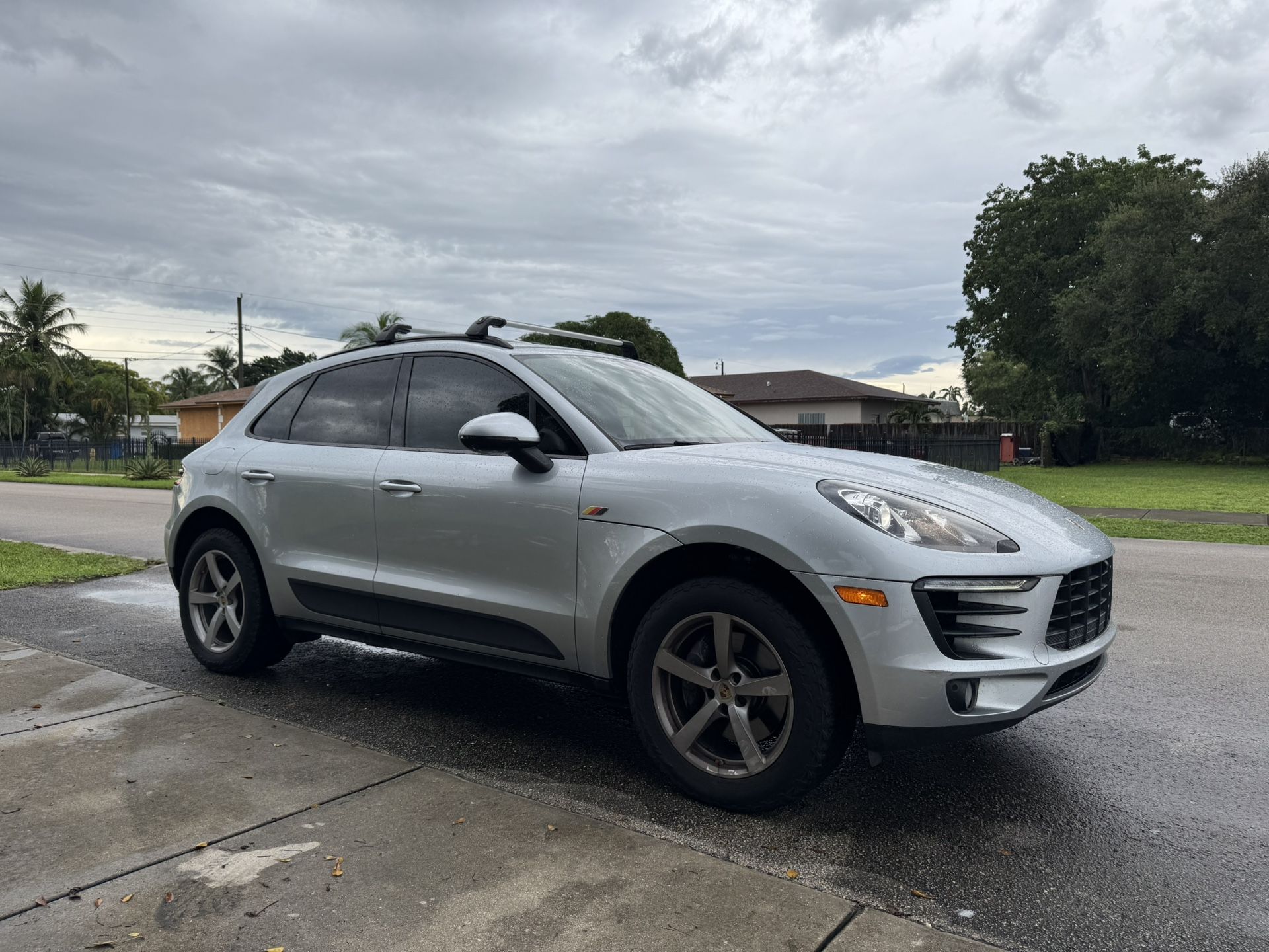 2017 Porshe Macan Base