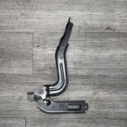 2017-2025 CHRYSLER PACIFICA FRONT HOOD LEFT DRIVER SIDE HINGE OEM (contact info removed)1-AC