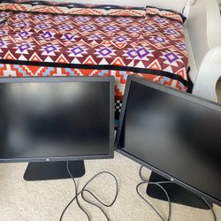 2 HP Monitors 