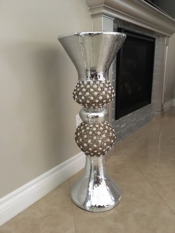 Home decoration, silver and gold color for living room or dining room