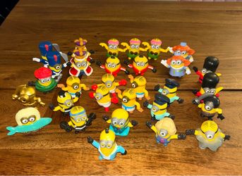 30 Minion collectors figurines