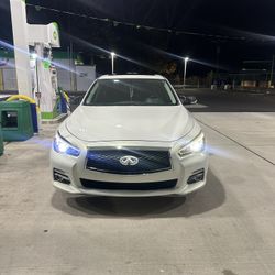 2015 Infiniti Q50