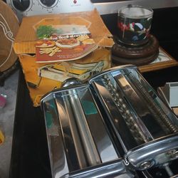 Pasta Maker with Ravioli Maker