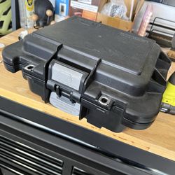 Plano field locker gun case