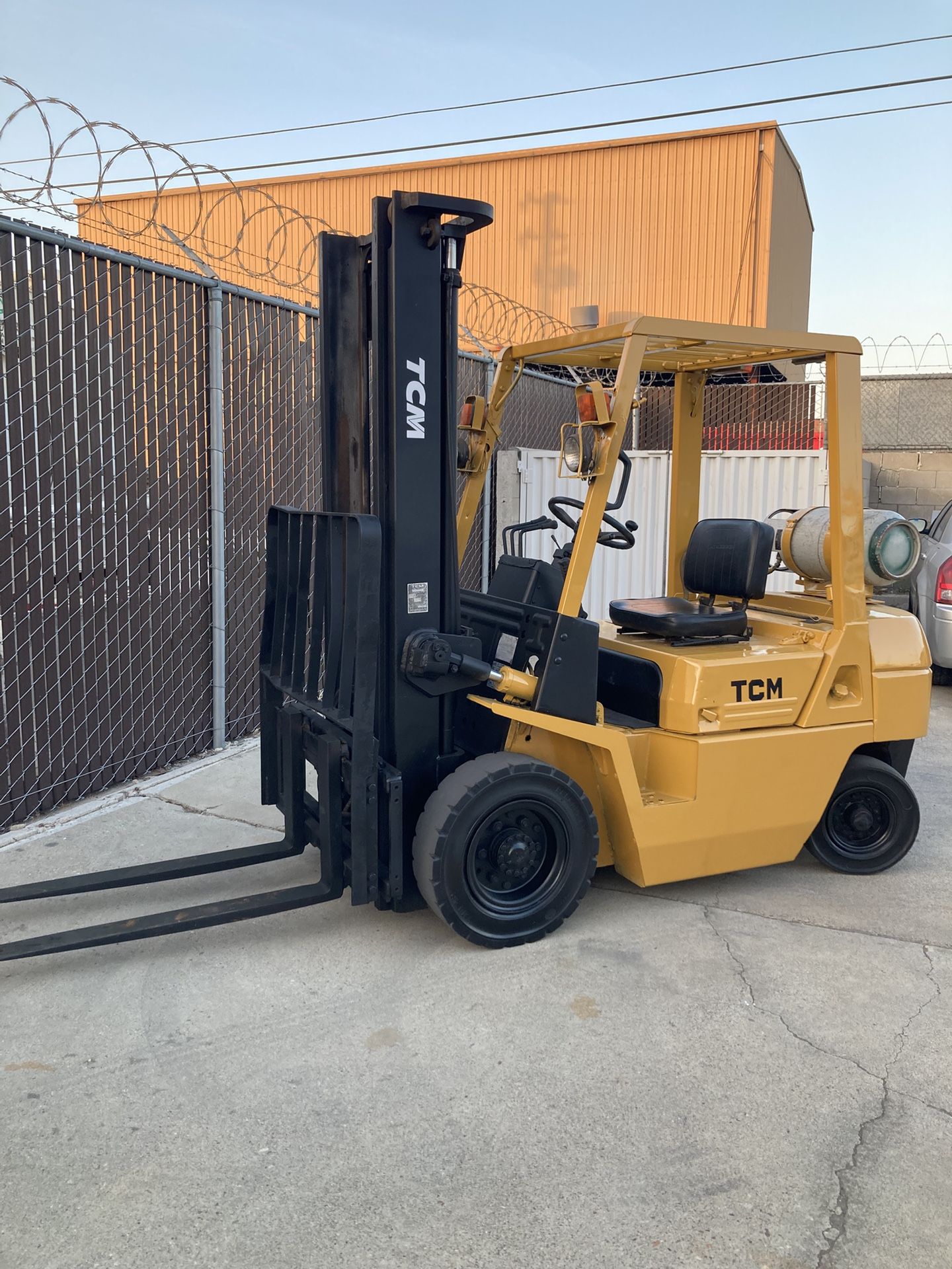 TCM Forklift 5000 LB PNEUMATIC TIRES