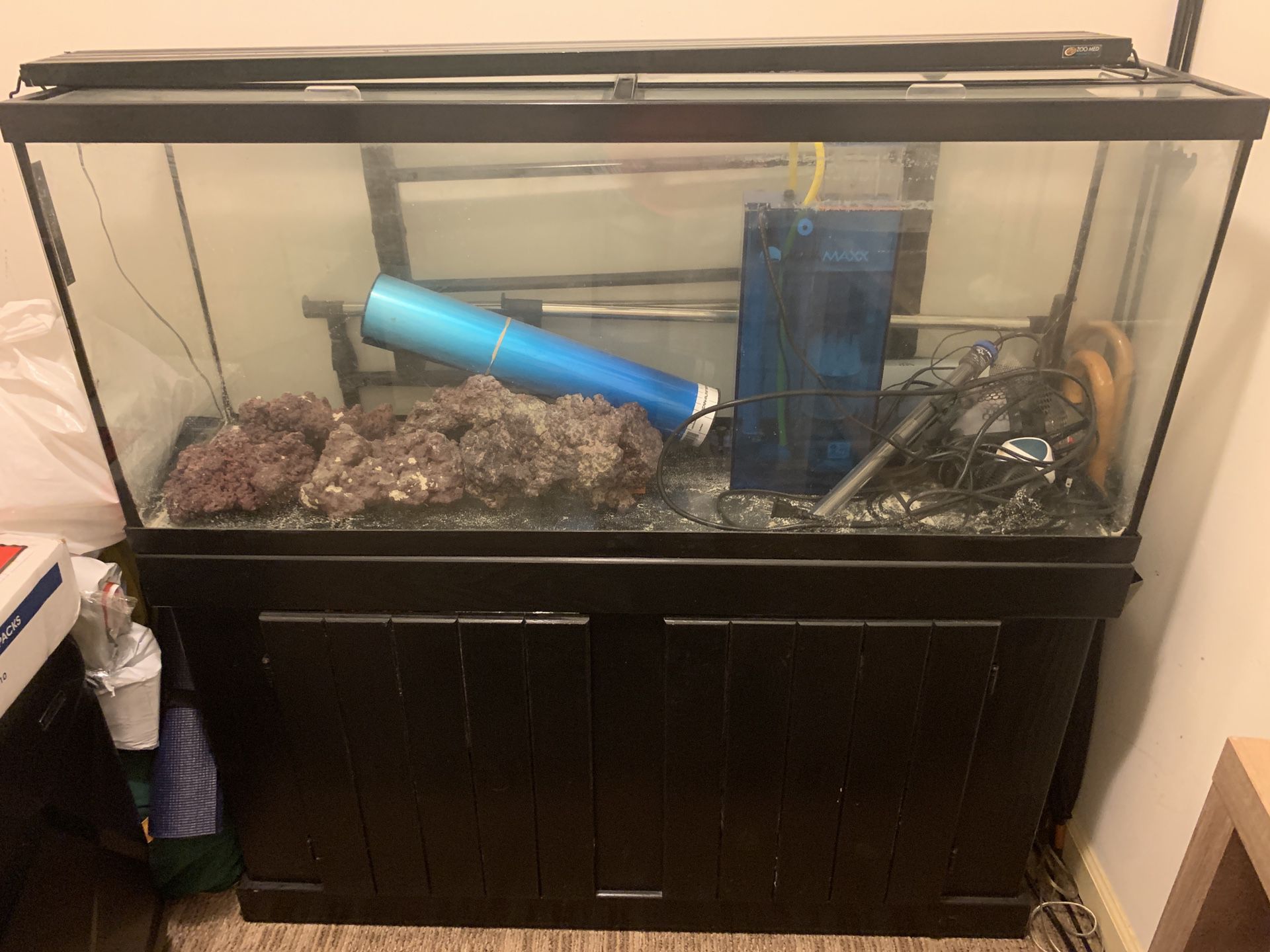70 Gallon Lightly Used Fish Tank / Tank and Base and everything inside