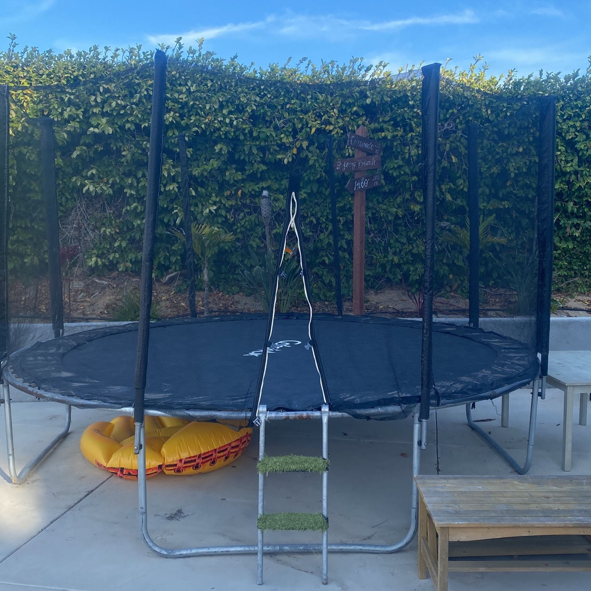 Trampoline