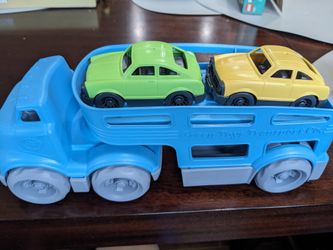 Car carrier by Green toys