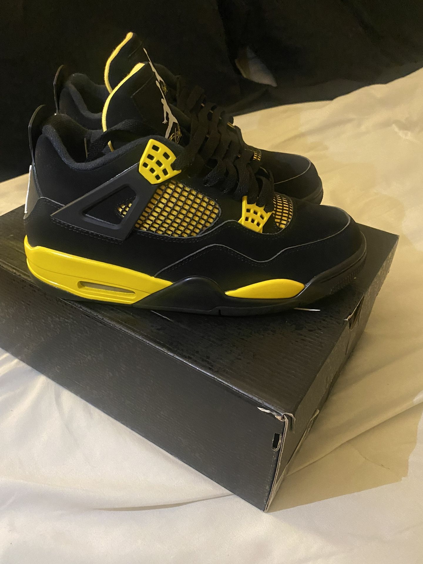 Jordan 4 Retro Thunder Size 8 Men