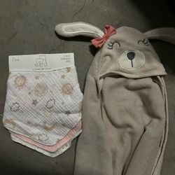 INFANT BIBS AND TOWEL