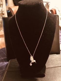 10’ inch .925 silver necklace and and Bird charm