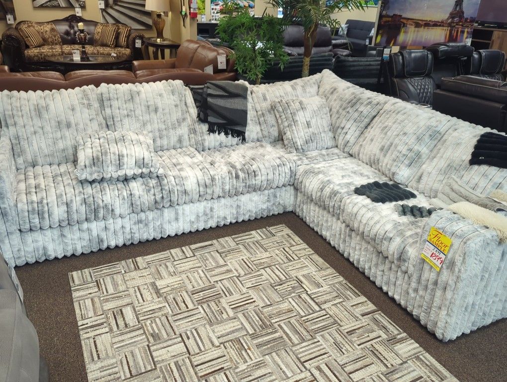 SUPER COMFY NEW SECTIONAL