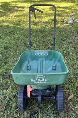 Scotts Broadcasting Fertilizer Spreader Turf Builder Edgeguard Mini