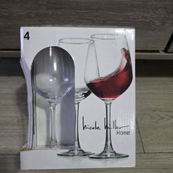 Wine glasses, set of 4