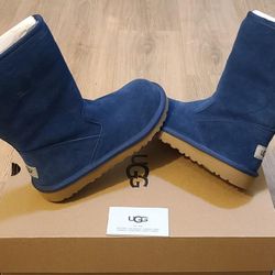 UGG Boots Size 3 For Kids/ Fits Size 5 For Women 