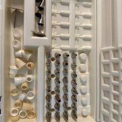 Wilton Cake Dec Case With 30+ Pieces 