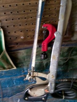 Pipe cutter