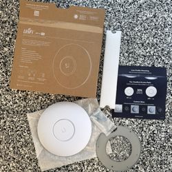 Ubiquiti UniFi UAP-AC-PRO-US Access Point – Open Box