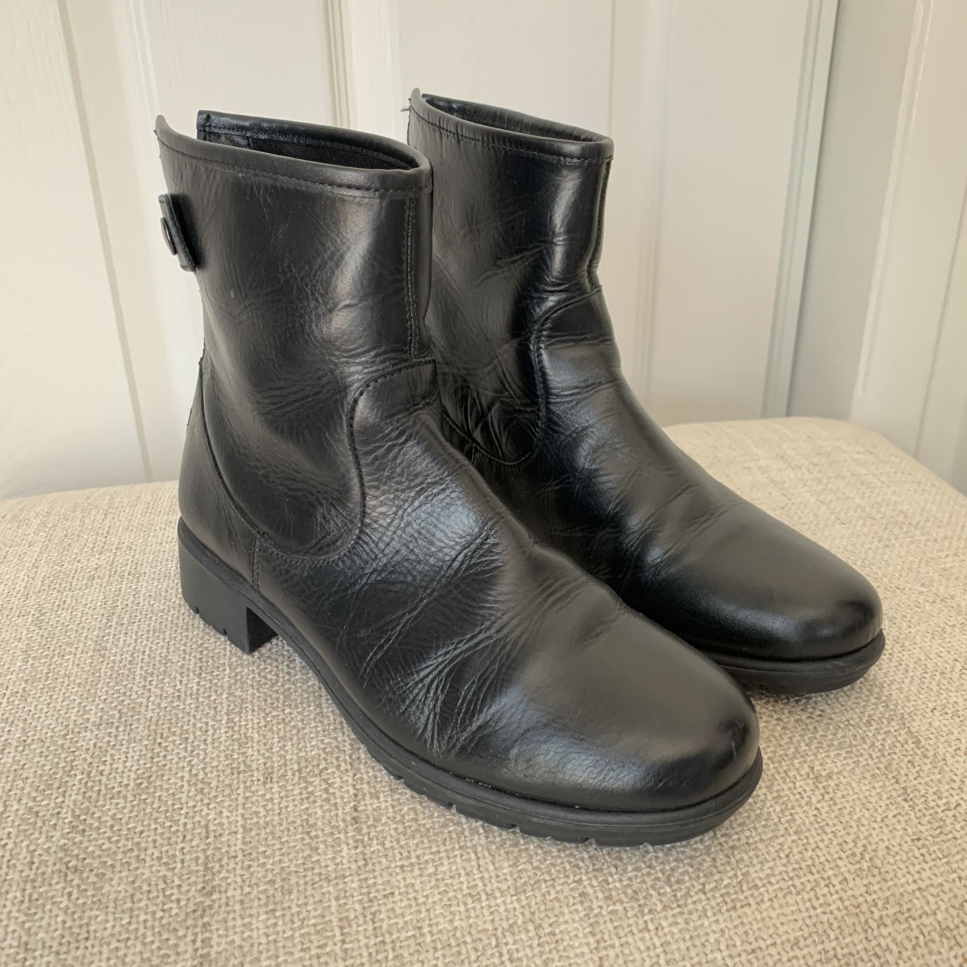 Aerosoles Women’s Black Leather Ankle Moto Boots Size 8