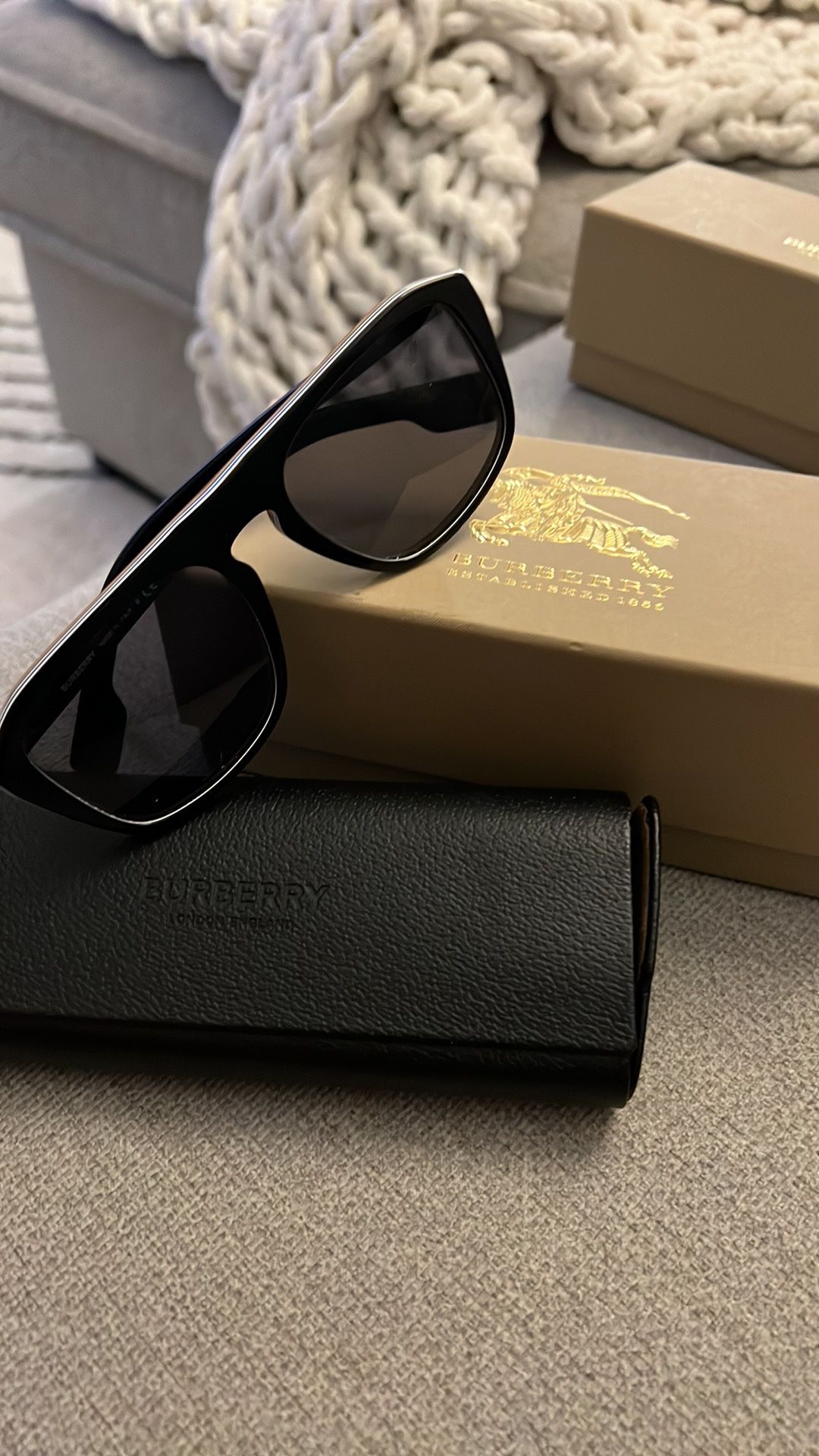 Burberry Sunglasses for Sale in Indianapolis, IN - OfferUp