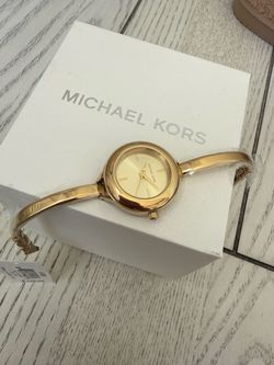 MICHAEL KORS 'Izzy' Quartz Gold Dial Ladies Women's Watch Analog (28mm) (MK4929)