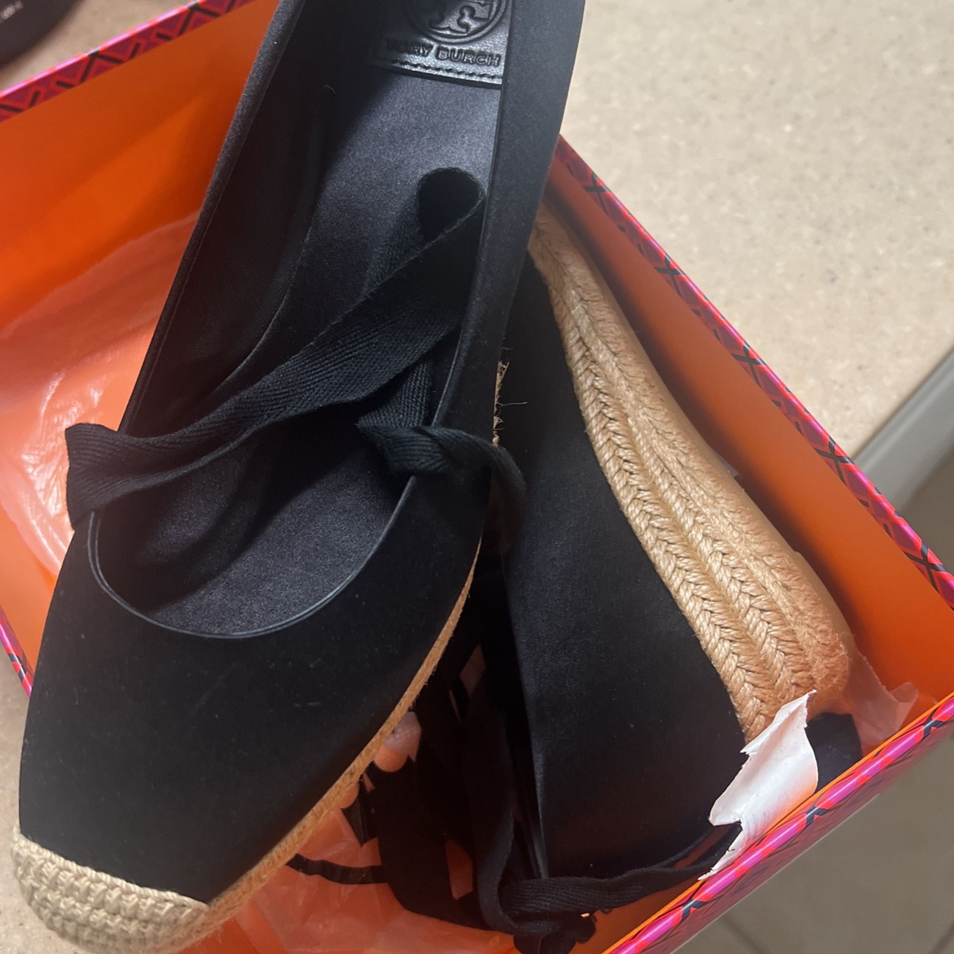 Tory Burch New Black Tie UPS