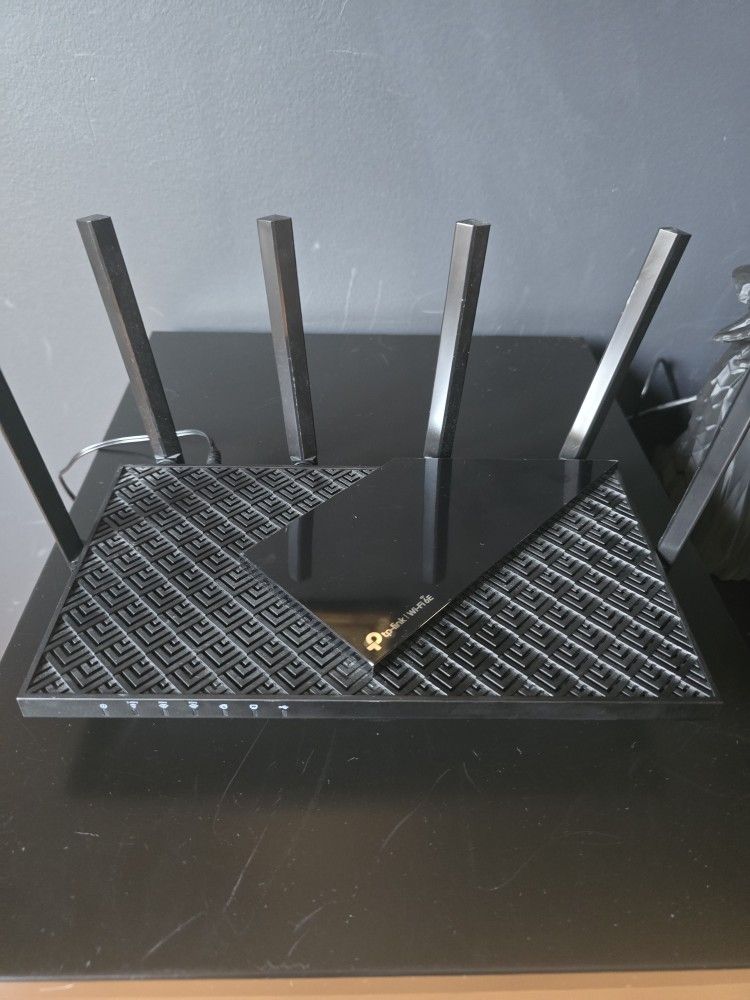 Tp Link AXE 75 Router
