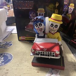 Baseball  Skull Bobblehead 