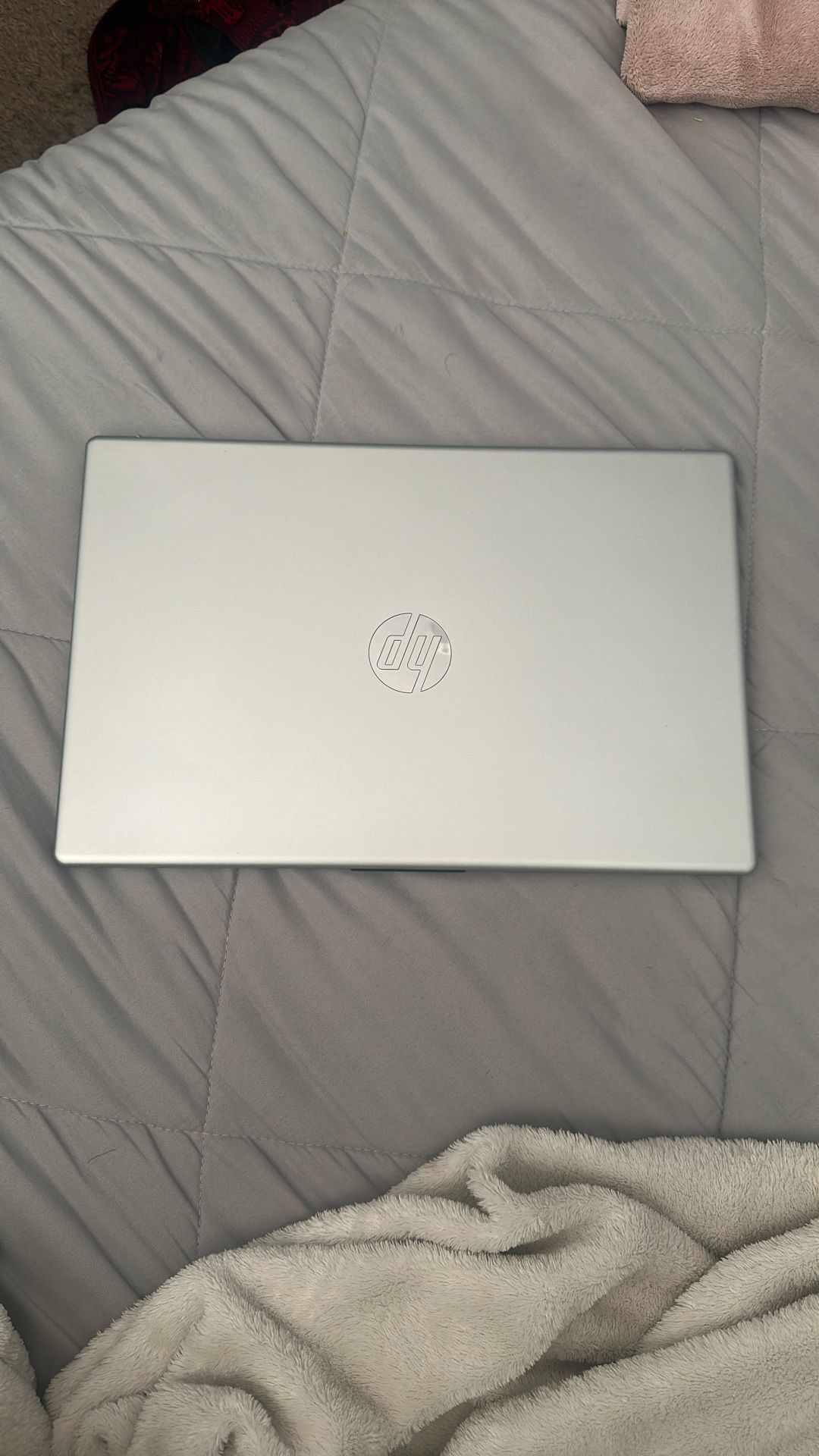 💻 HP Touchscreen Laptop ( Price Negotiable) 