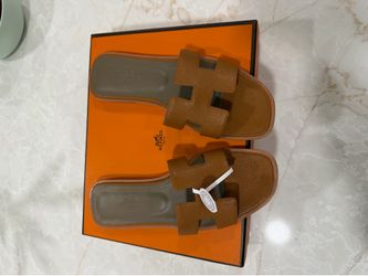 Hermès Oran Sandals Gold Brown Leather Women’s Size 37 (US 7)