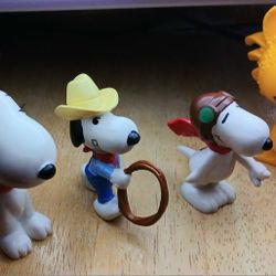 (4) Lot Snoopy And Wood Stock Figures