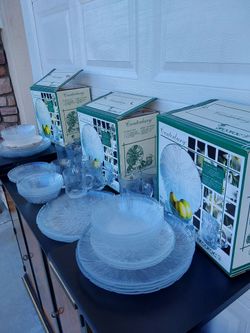 Se4vice of 16 dishes