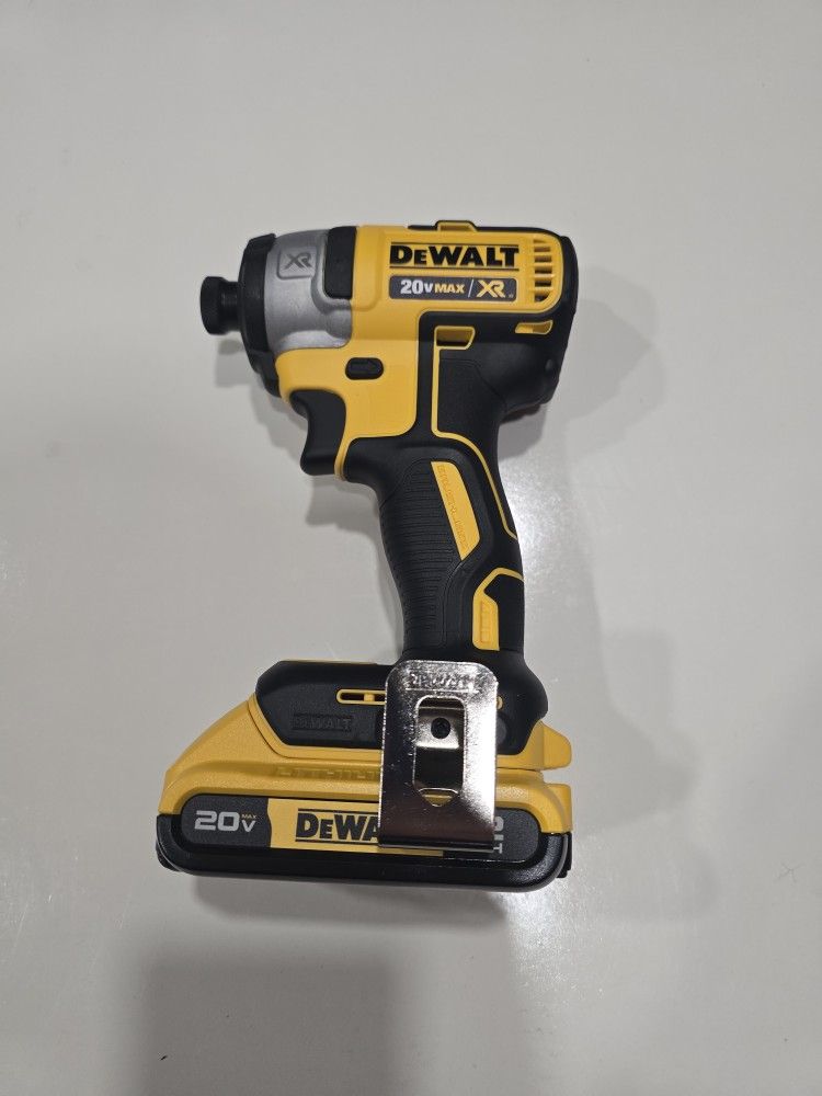 Dewalt 20v XR 3-Speed Impact with battery ( No Charger) 🌲🌲🌲firm price 