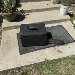 🪚 💲25 – Chainsaw Carrying Case – Heavy Duty – Corpus Christi, TX  👉 OBO – reasonable offers welcome!  🧰 Durable plastic carrying case with handle 