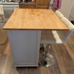 Small Kitchen Island w/ Chairs