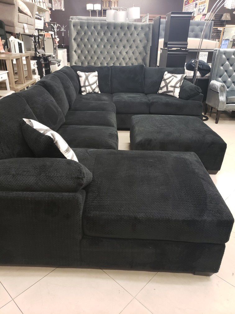 Huge Black Sectional..✅ We Take Payments.. ✅No Credit Needed 