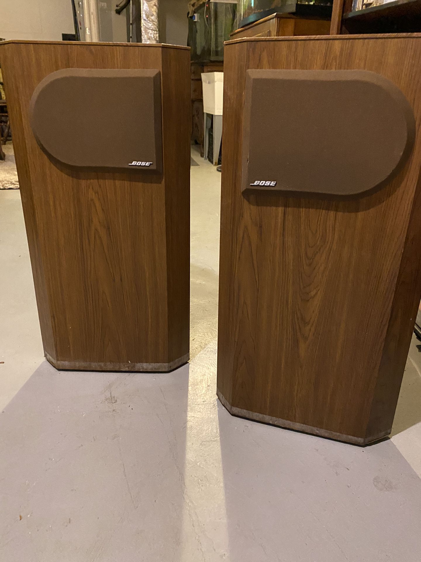 Bose 401 Tower Speakers 