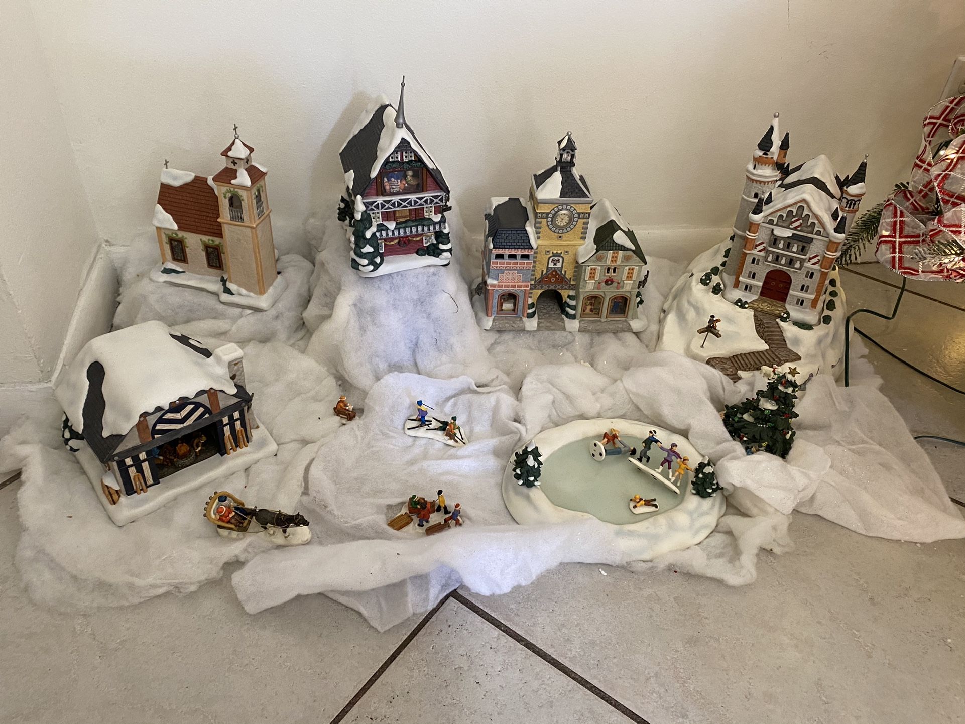 Collector's Series ~ Alpine Village of Festivals ~ Porcelain Houses VTG.RARE!!!