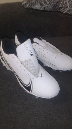 9.5 Nike CLEATS