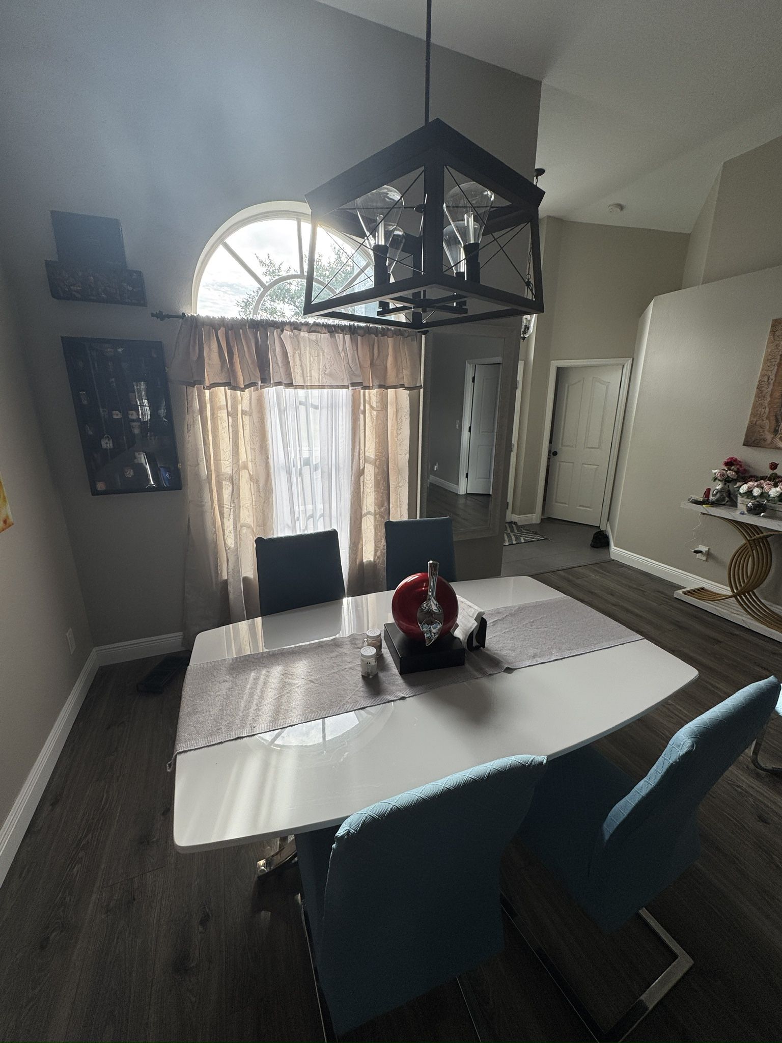 Rooms To Go Table