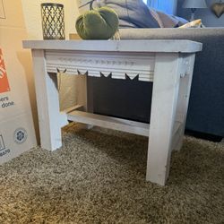 End tables 