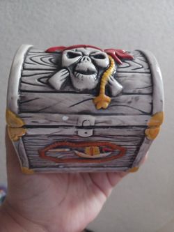 Pirate's Treasure Chest/Coin Bank