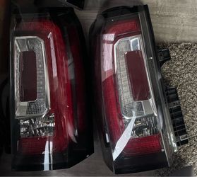 2015-18 Yukon tail lights and back trimming